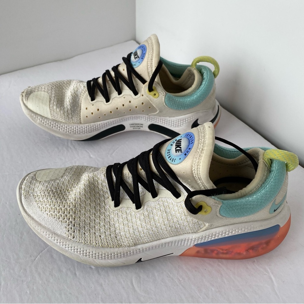 Nike Joyride Run Flyknit in the Summit White/Black-Sunbeach color-way - Sz 7